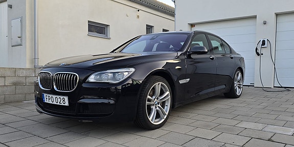 BMW 740d 2 of 5