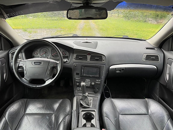 Volvo V70 13 of 18