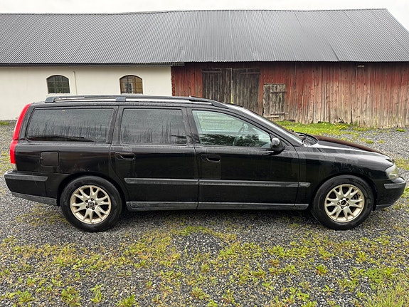 Volvo V70 4 of 18