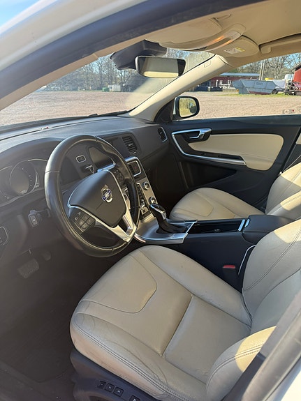 Volvo V60 4 of 4