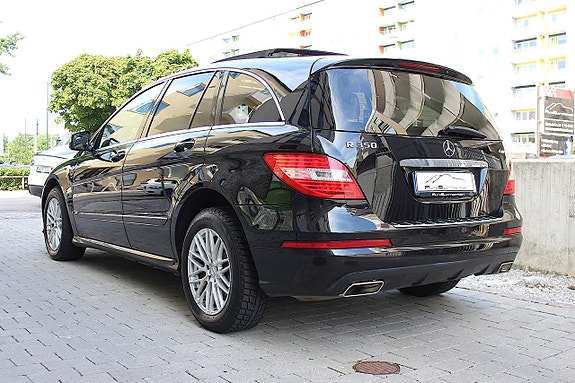 Mercedes-Benz R350 2 of 5