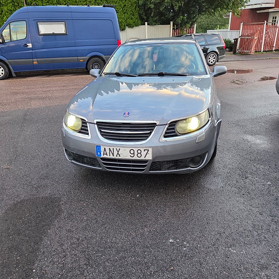 Saab 9-5 2 of 5