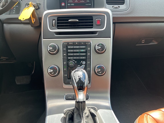 Volvo V60 11 of 19