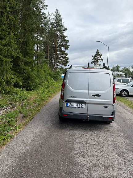 Ford Transit Connect 4 of 5