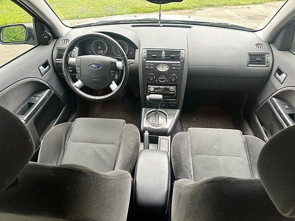 Ford Mondeo 3 of 5