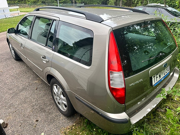 Ford Mondeo 2 of 5