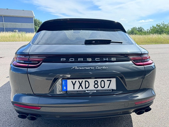 Porsche Panamera Turbo 10 of 11