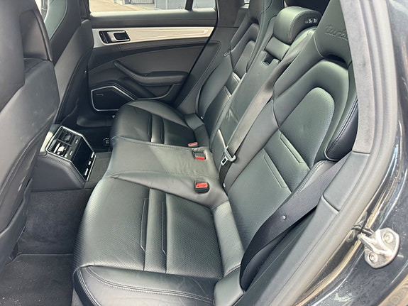 Porsche Panamera Turbo 6 of 11
