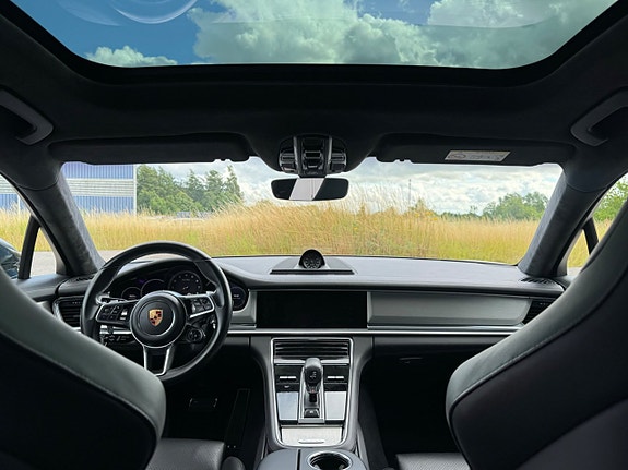 Porsche Panamera Turbo 7 of 11