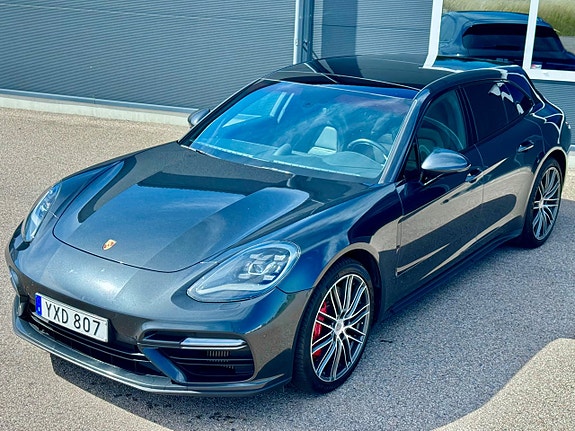 Porsche Panamera Turbo 9 of 11