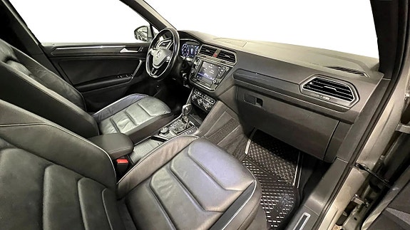 Volkswagen Tiguan 16 of 26