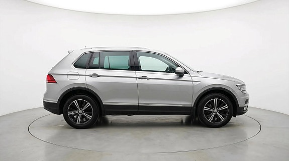 Volkswagen Tiguan 3 of 26