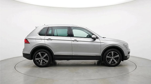 Volkswagen Tiguan 3 of 26