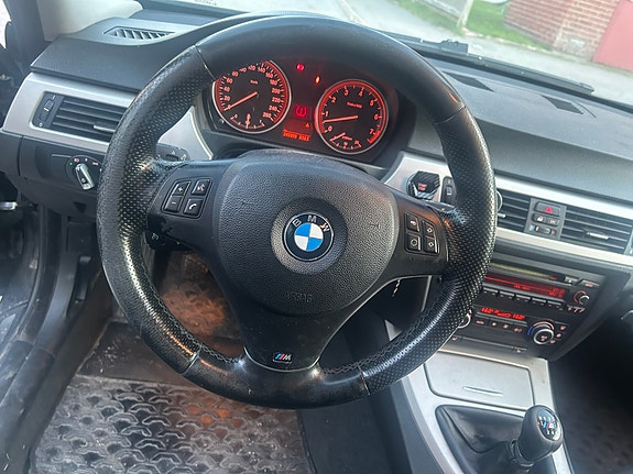 BMW 325i 5 of 6