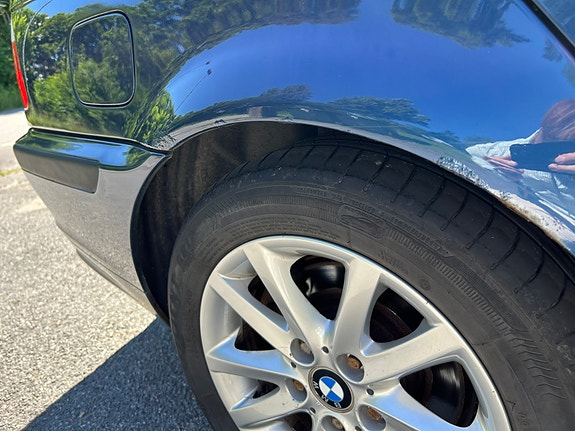 BMW 320i 7 of 11