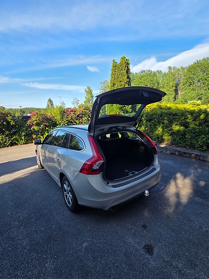 Volvo V60 3 of 4