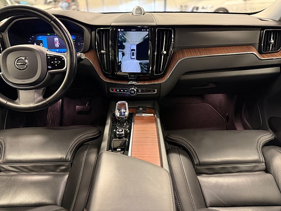 Volvo XC60 18 of 26