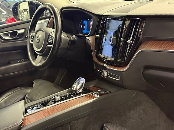 Volvo XC60 15 of 26