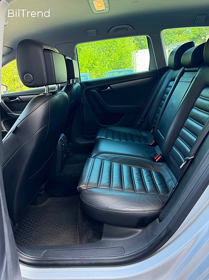 Volkswagen Passat 14 of 21