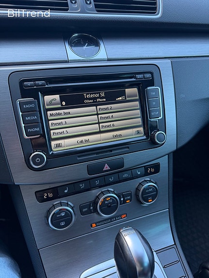 Volkswagen Passat 16 of 21