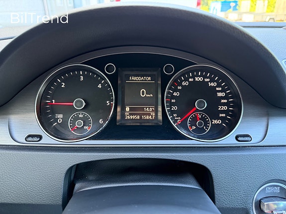 Volkswagen Passat 15 of 21