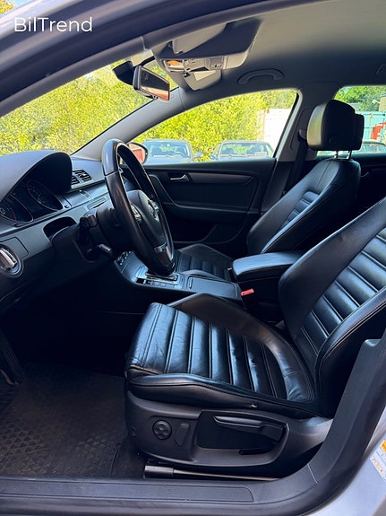Volkswagen Passat 13 of 21