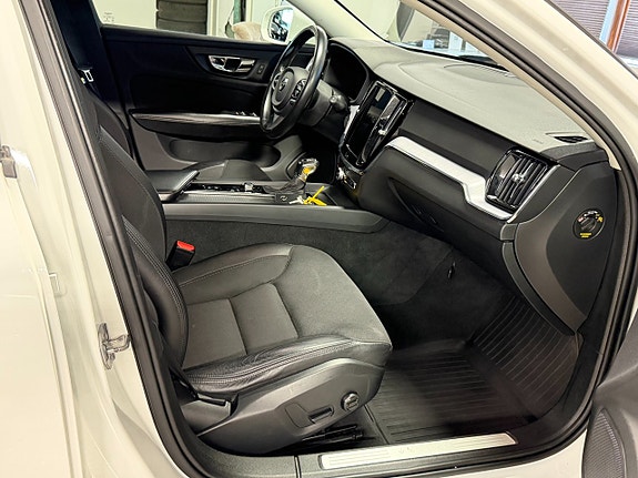 Volvo V60 22 of 26