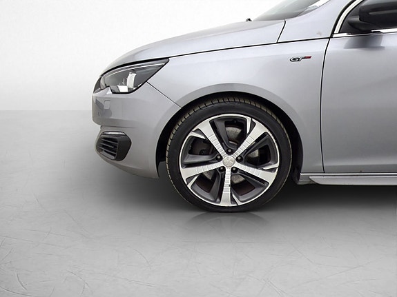 Peugeot 308 SW 26 of 29