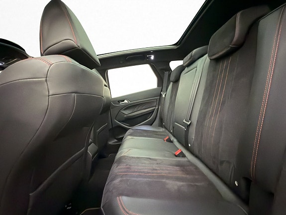 Peugeot 308 SW 16 of 29