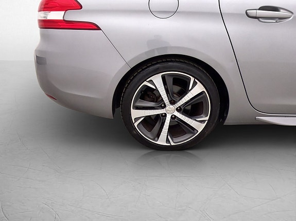 Peugeot 308 SW 28 of 29
