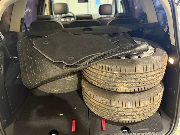 Ford S-MAX 5 of 5