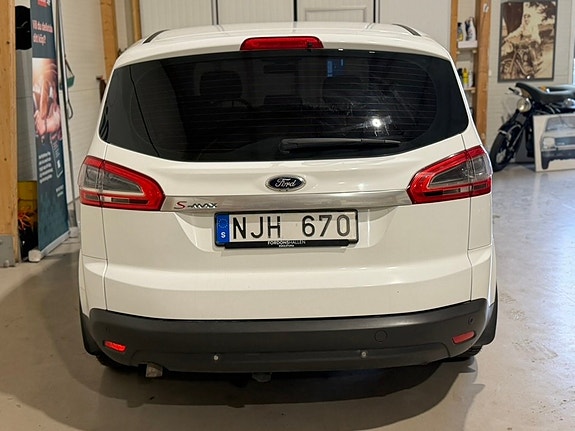 Ford S-MAX 4 of 5
