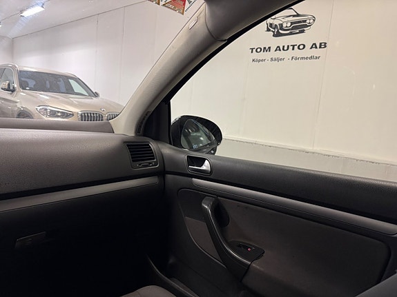 Volkswagen Golf V 14 of 15