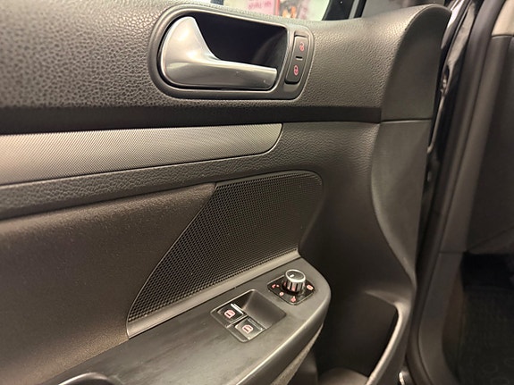 Volkswagen Golf V 6 of 15