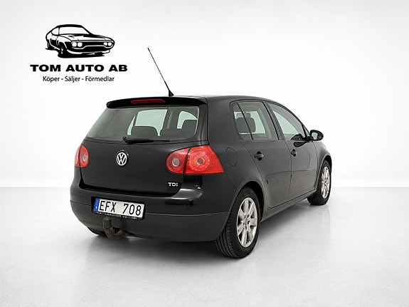 Volkswagen Golf V 2 of 15