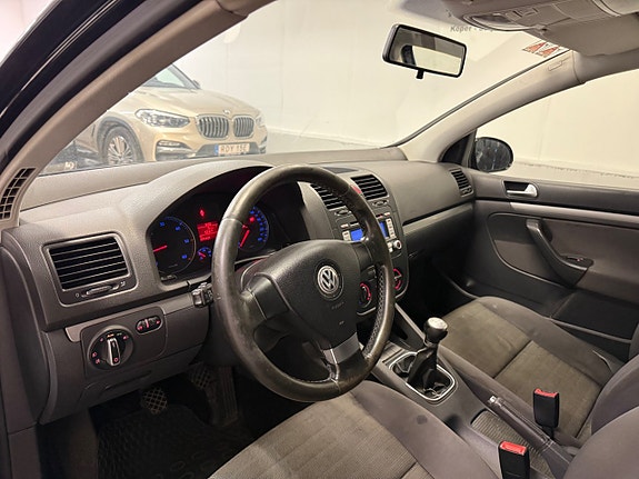 Volkswagen Golf V 7 of 15