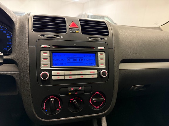Volkswagen Golf V 13 of 15