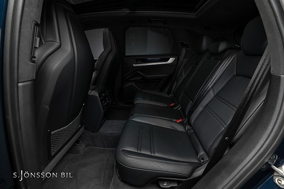 Porsche Cayenne 10 of 20