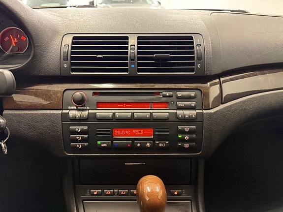 BMW 330Ci 24 of 26