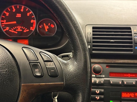 BMW 330Ci 23 of 26
