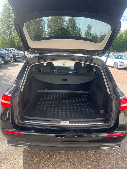 Mercedes-Benz E220 15 of 15