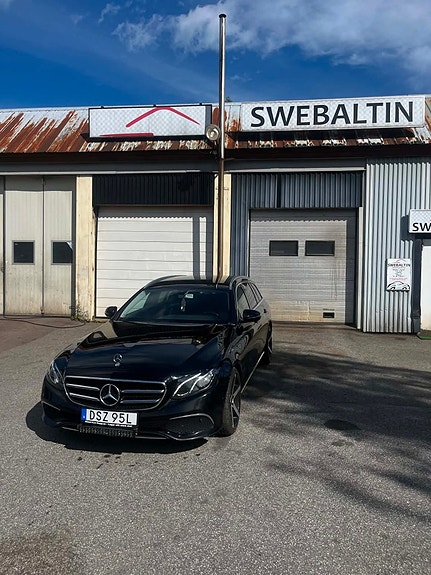 Mercedes-Benz E220 7 of 15