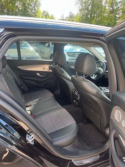 Mercedes-Benz E220 12 of 15