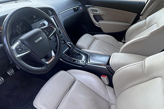 Saab 9-5 4 of 5