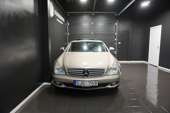 Mercedes-Benz CLS350 2 of 5