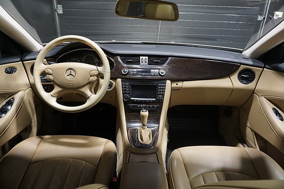 Mercedes-Benz CLS350 12 of 21
