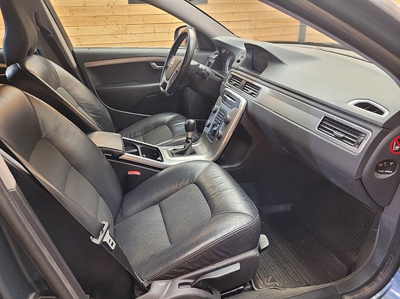 Volvo V70 20 of 22