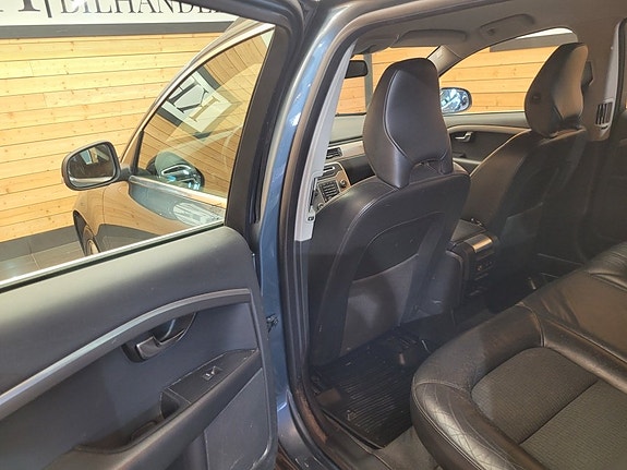 Volvo V70 14 of 22