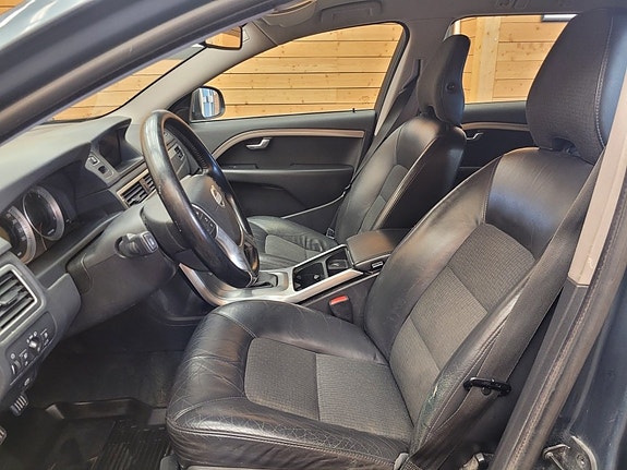 Volvo V70 13 of 22
