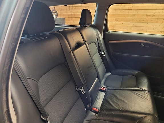 Volvo V70 17 of 22